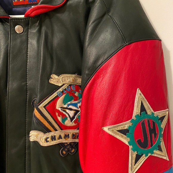 Blue jays - Picture 3 of 5